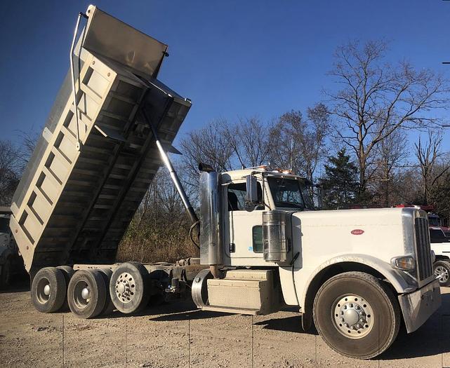 Used 2016 PETERBILT 389