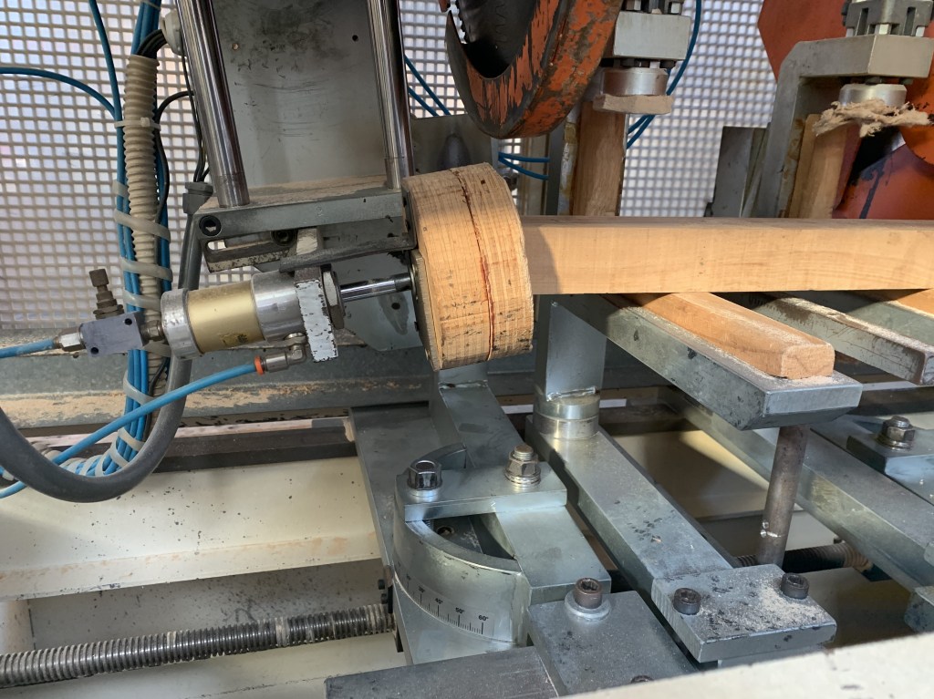 Usato Troncatrice per elementi, doppia, inclinabile