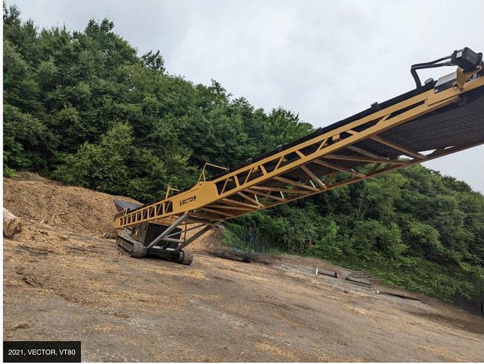 Used 2021 Vector 8042 stacker on tracks