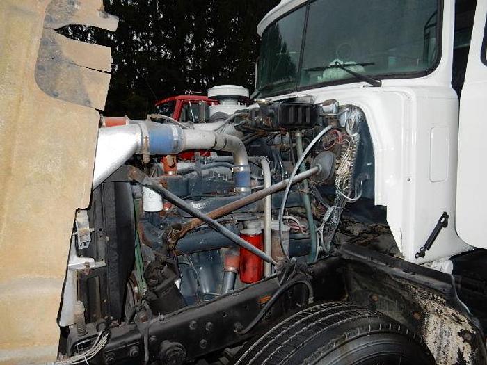 Used 1996 Mack RD690S- Stock #: 8634