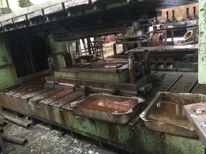 Used 1952 CLEARING F4400-160 (400 sT) SHEET STAMPING PRESS