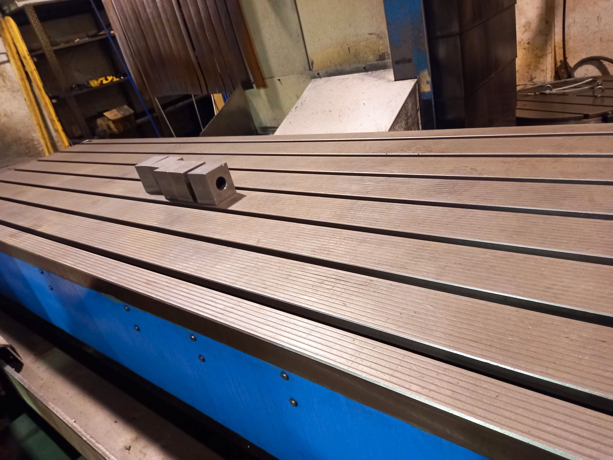 Used Lagun GBM 42E - CNC Milling - 2005