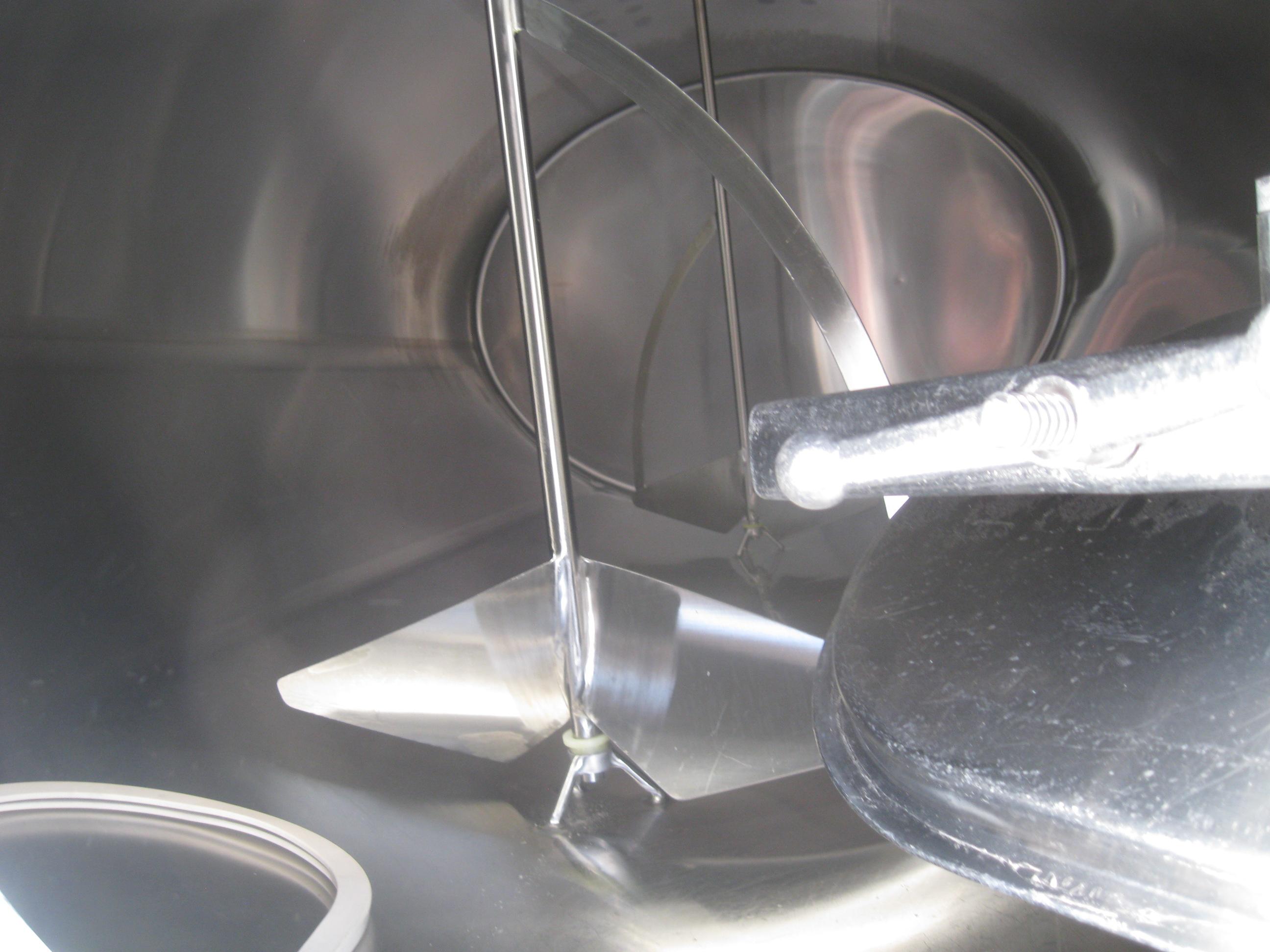 Used 2000 GALLON MUELLER BULK TANK