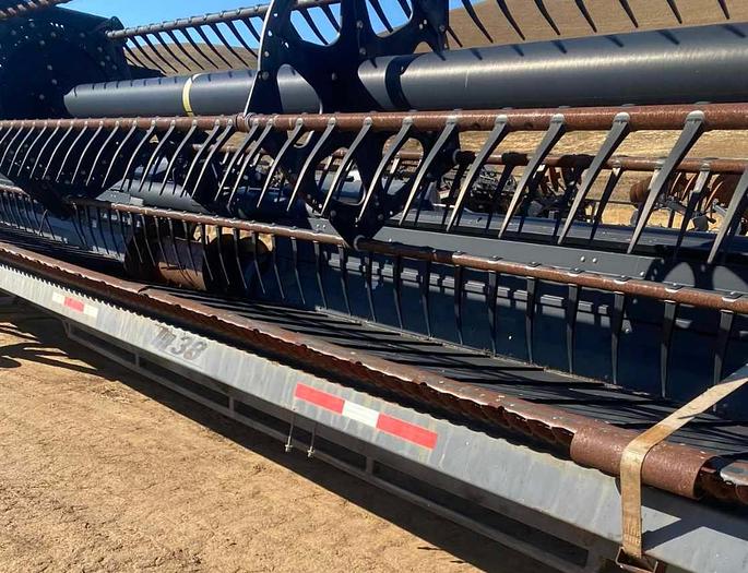Used 2010 40' MacDon FD70 Draper Header