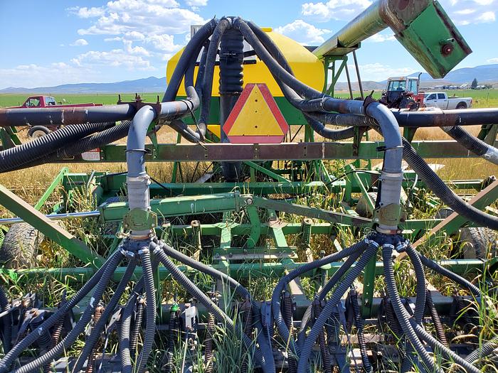 Used 32' John Deere 770 Air Drill