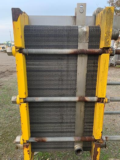 Used Heat Exchanger, Plate, 550 SF, S/st, AGC, Divider Block #S744438