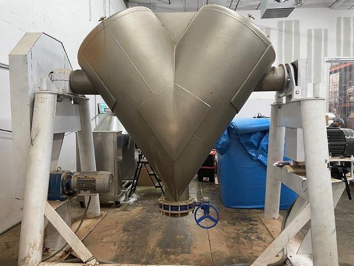 Used 60 CU. FT. TWIN SHELL "V" BLENDER WITH INTENSIFIER BAR