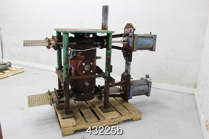 Used Black Clawson High Density Cleaner Base with Gritpot #43225