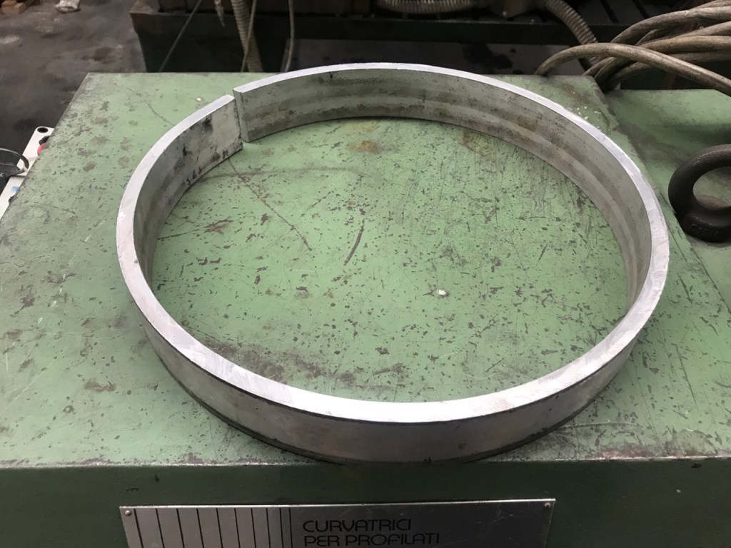 Usato 2001 Calandra curvatubi marca Comac