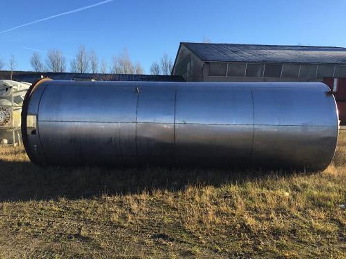 Begagnad 40 m3 rostfri upprättstående tank. såld