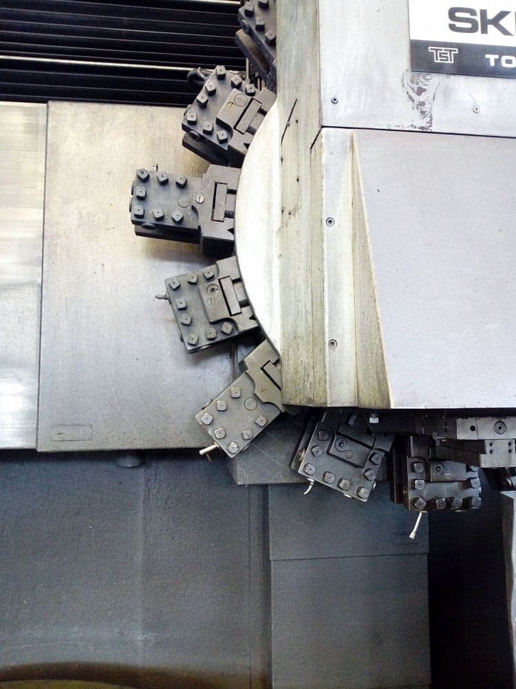 Used TOS SKIQ 16 - CNC Vertical machining centers - 2002