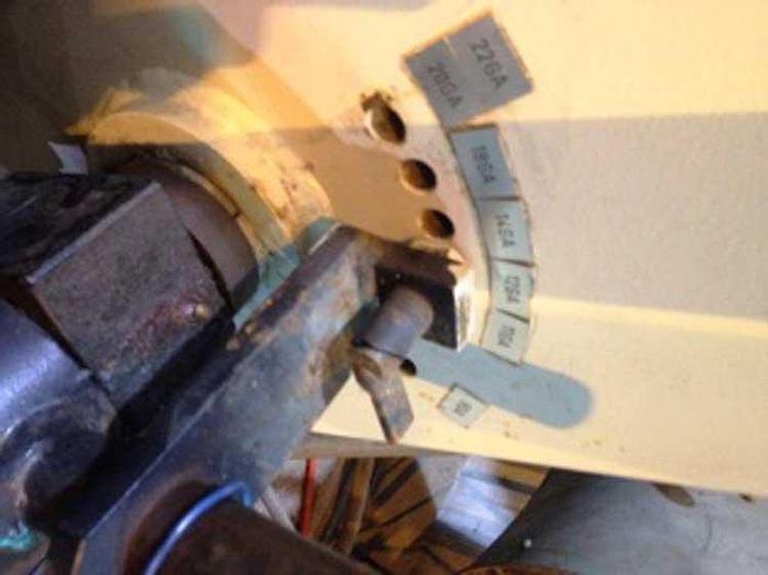 Used ROPER WHITNEY AM2611 FOLDING MACHINE (USED)