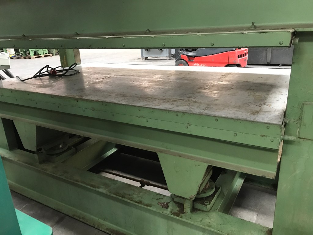 Usato Pressa a freddo marca Alberti