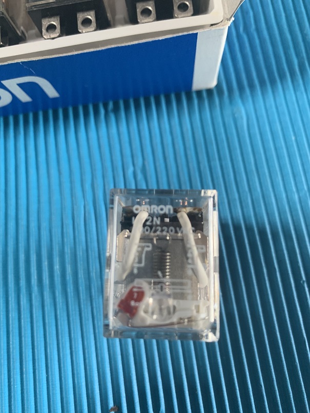 Used Omron Non Latching Relay Plug In ly2n