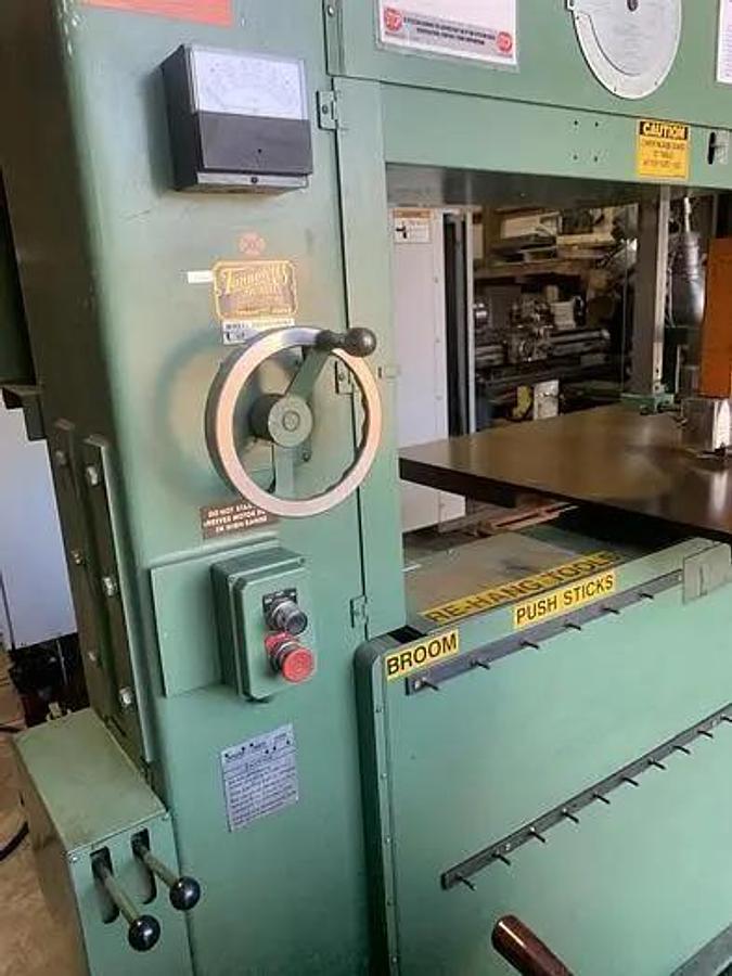Used TANNEWITZ GVTNE Vertival Bandsaw, Throat 36"; Max Work Height 20"