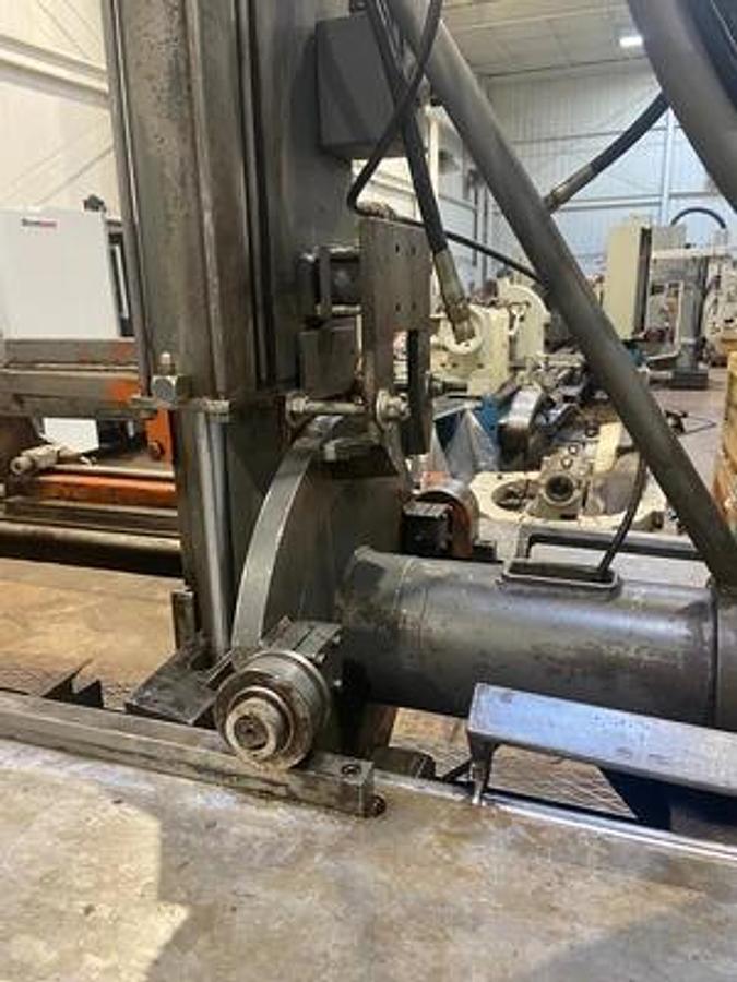 Used HEM Model V130HM Vertical Double Miter Bandsaw. Can be seen under power in IL. 20" x 24" capacity, 45 degrees L & R