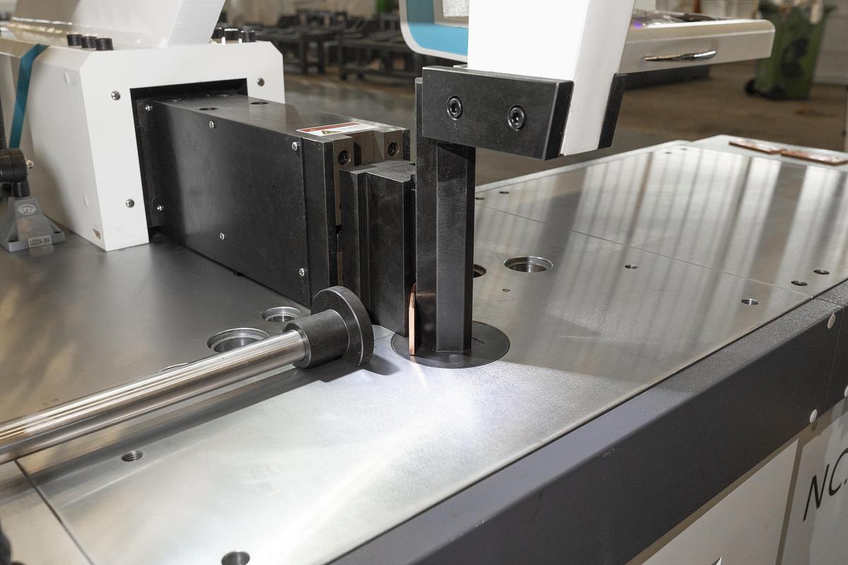 NC. 40ZB-2000 CNC Busbar Bending Machine
