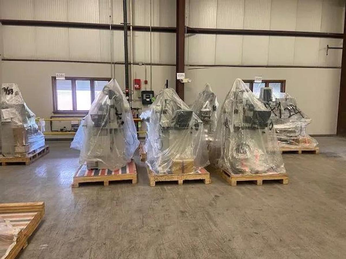 KENT Int'l 12" x 24" 3 Axes Automatic Model Surface Grinder KGS-63WM2 w/Servo Down Feed & Cross Feed