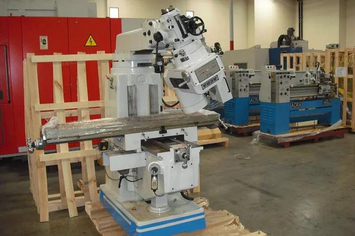 ACRA 5V Variable Speed Vertical Knee Mill Model AM5V 12.5" x 58" Table