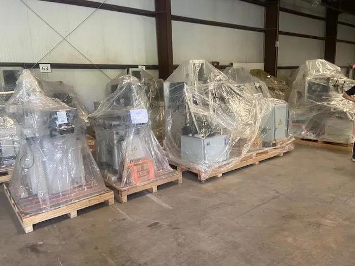 KENT Int'l Model KGS-615AHD Surface Grinder / 3 Axes / Column Traveling 24" x 60"