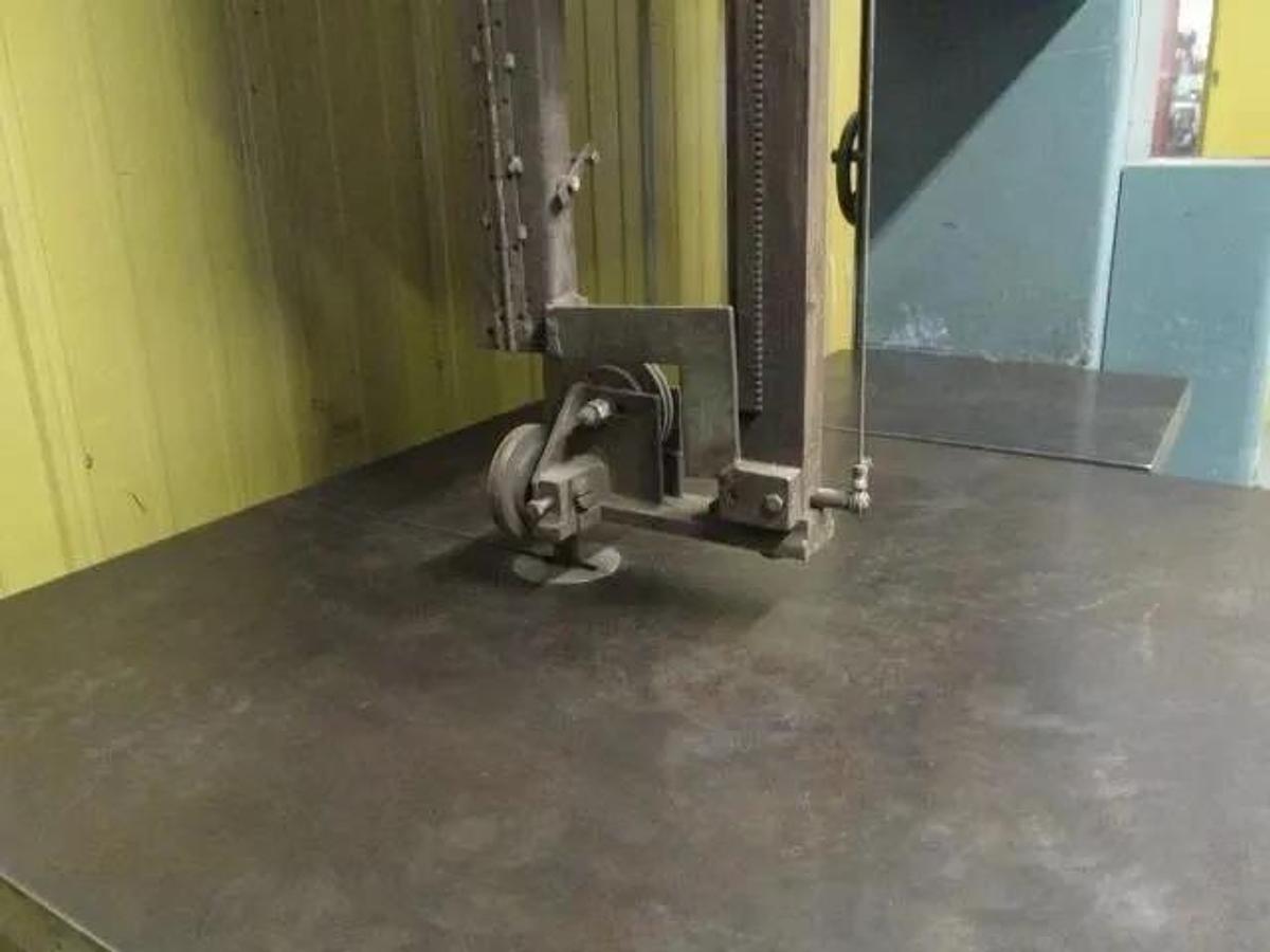 Used TANNEWITZ Model G1NE Vertical Bandsaw, 35" x 20" Variable Speed Bandsaw