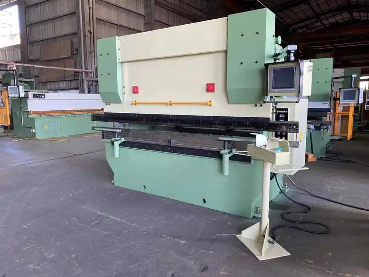 CHICAGO DREIS & KRUMP Model HPB-6032 65 Ton Hydraulic Press Brake 10'-6"