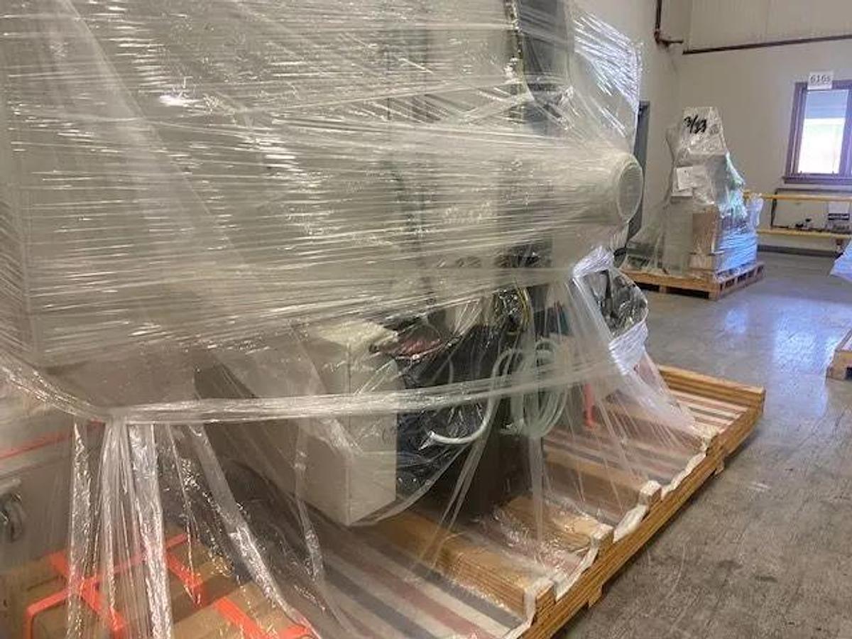 KENT Int'l 12" x 24" 3 Axes Automatic Model Surface Grinder KGS-63WM2 w/Servo Down Feed & Cross Feed