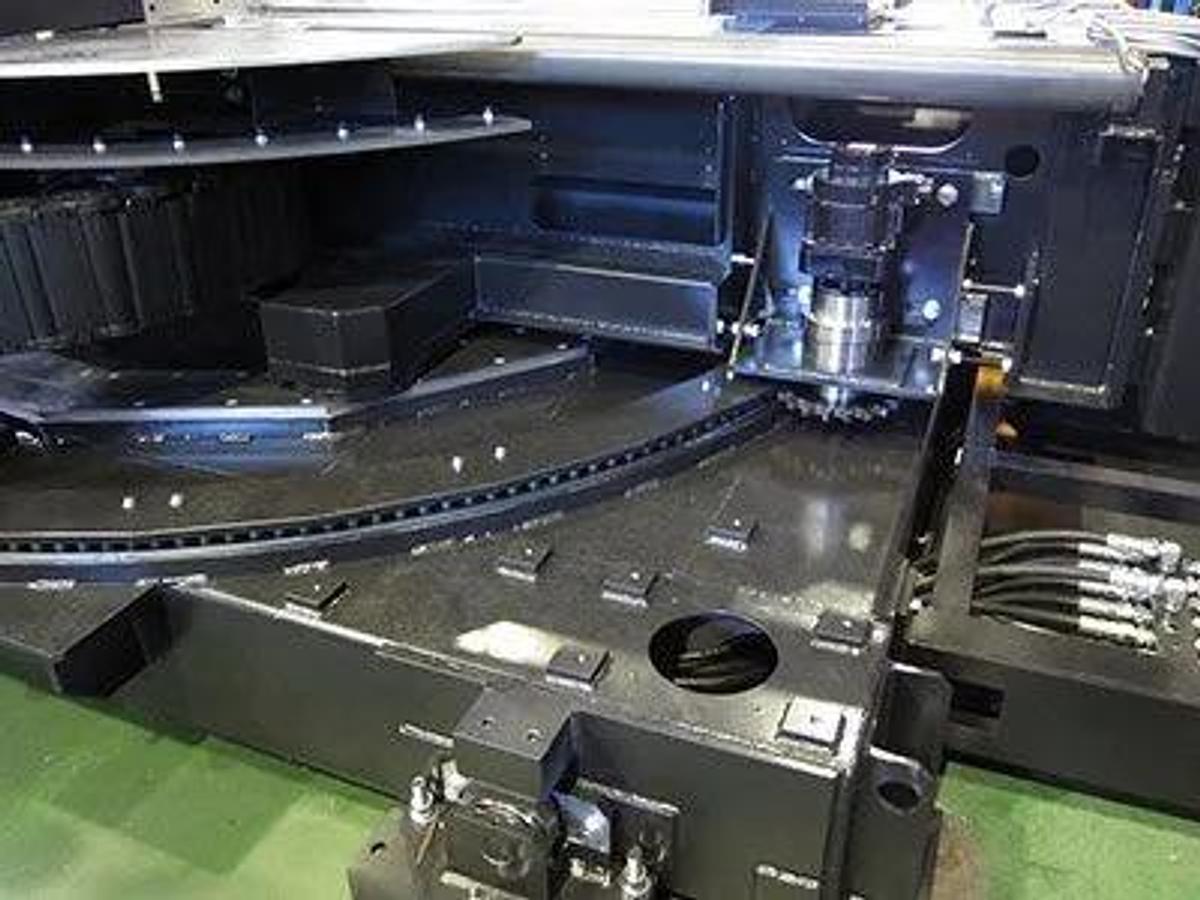 DAITO 3 Spindle Drilling, Coping Plasma Machine with Marking Model DCM 1050 for structural steel 40" x 20" Capacity