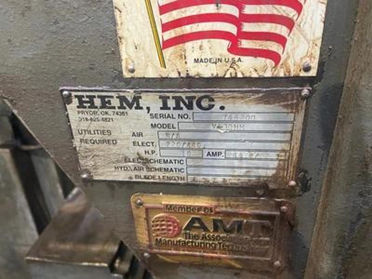 Used HEM Model V130HM Vertical Double Miter Bandsaw. Can be seen under power in IL. 20" x 24" capacity, 45 degrees L & R