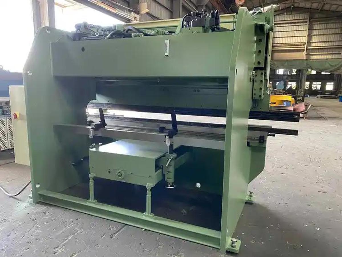 CHICAGO DREIS & KRUMP Model HPB-6032 65 Ton Hydraulic Press Brake 10'-6"