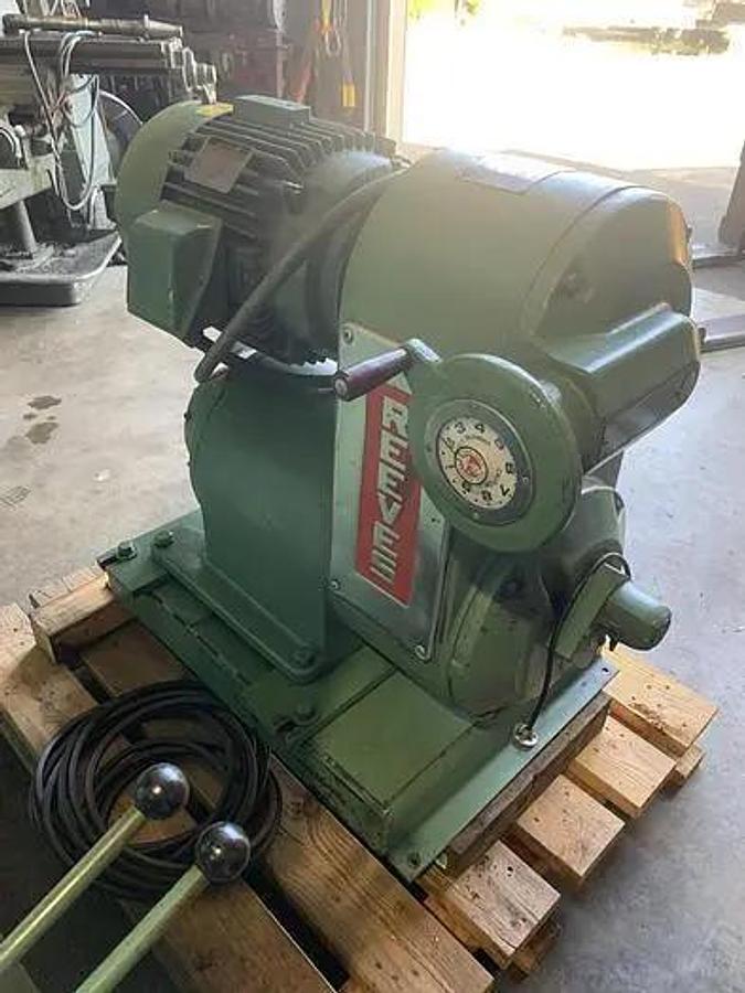 Used TANNEWITZ GVTNE Vertival Bandsaw, Throat 36"; Max Work Height 20"