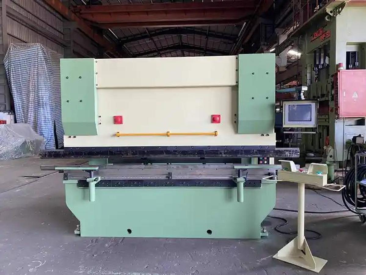 CHICAGO DREIS & KRUMP Model HPB-6032 Hydraulic Press Brake 9' between housings