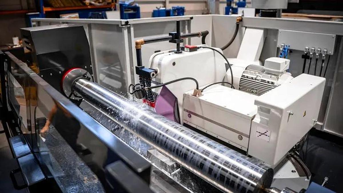 FERMAT/LUCAS CNC Cylindrical Grinder MODEL BUC E 63/4000 CNC 24.8" X 157.5"