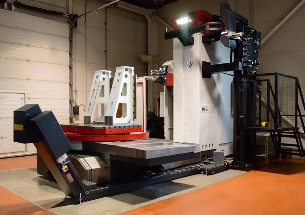 FERMAT WFC 10 CNC Cross Table Type (Moving Saddle) Horizontal Boring Mill  3.9" spindle dia. CAT 50, 3,000 rpm