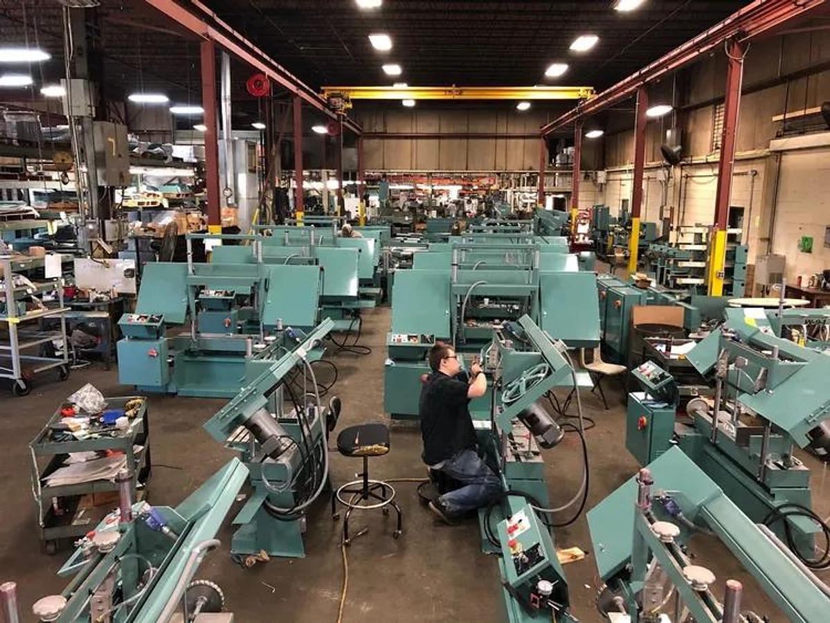 W.F. WELLS Horizontal Twin-Post Bandsaw w/ CNC Shuttle Barfeed Model F-16-1A CNC
