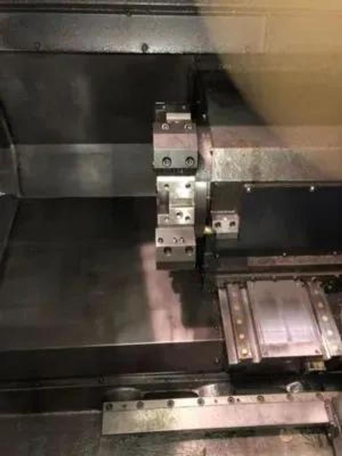 Used 2011 DOOSAN LYNX 300 Lathe, 10" 3 Jaw Chuck, Tailstock, 25.6" Swing