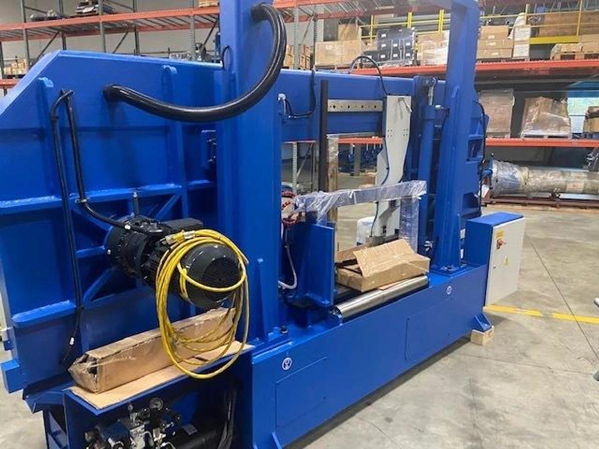 KNUTH MODEL HB 810 L Horizontal Bandsaw 32" x 33.5" Turkish builder, 45 degree miter