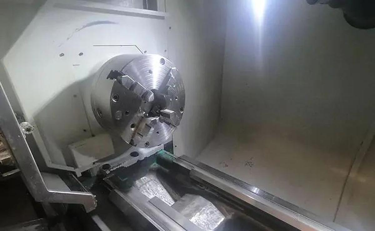 HANKOOK 7NB x 4000 CNC Lathe with FANUC 21T Control
