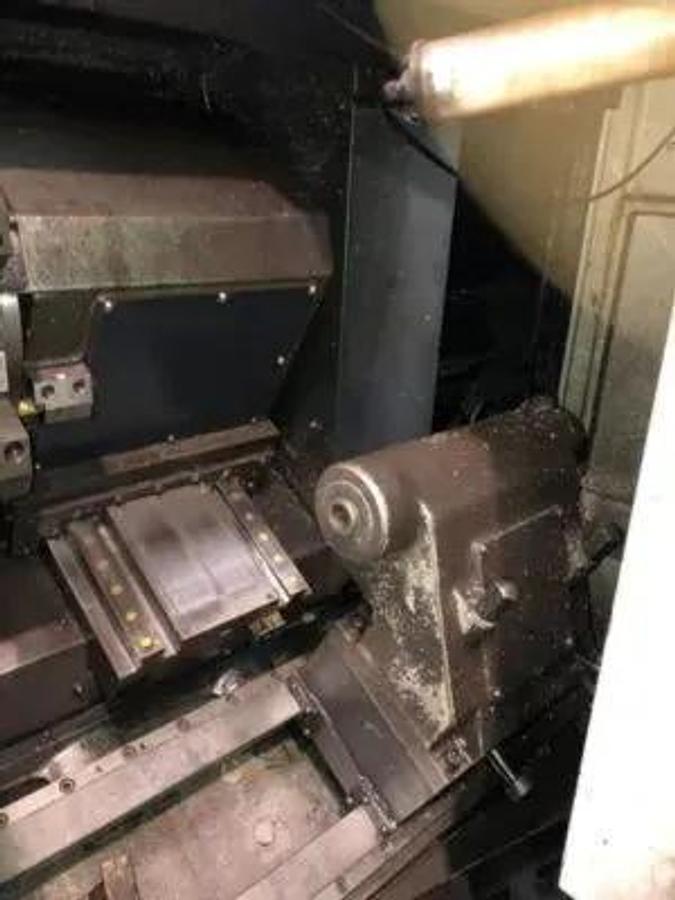 Used 2011 DOOSAN LYNX 300 Lathe, 10" 3 Jaw Chuck, Tailstock, 25.6" Swing