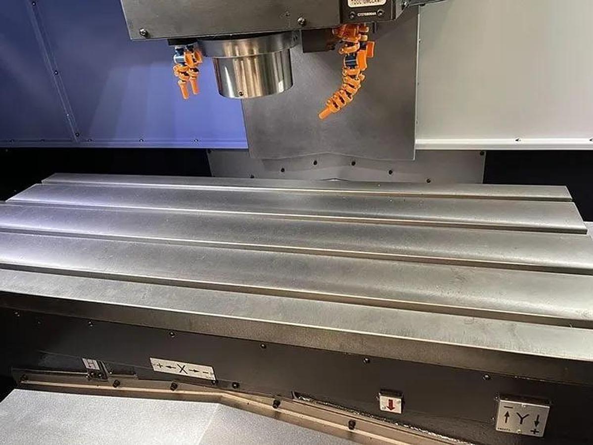 2024 DOOSAN Model SVM 5100L, Travels: x= 50", Y= 20", Z= 20", 12,000 RPM, 30 Tool ATC, CAT 40,  MACHINE HAS NEVER CUT A PART , INSPECT UNDER POWER IN USA