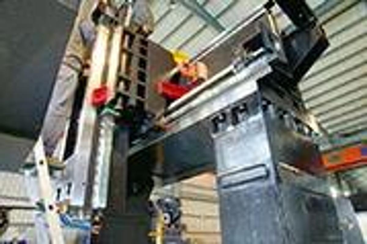 FOURSTAR Fixed Double Column Ganty Machining Center, Model FD-1842