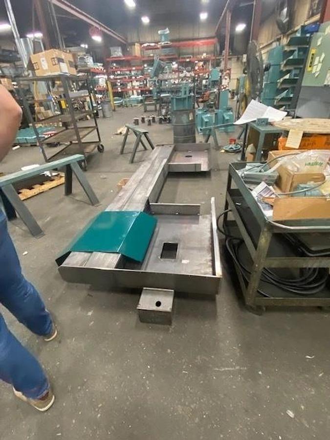 W.F. Wells Horizontal Twin Column Semi-Automatic Bandsaw Model H2024-3C 19.5" x 24" capacity