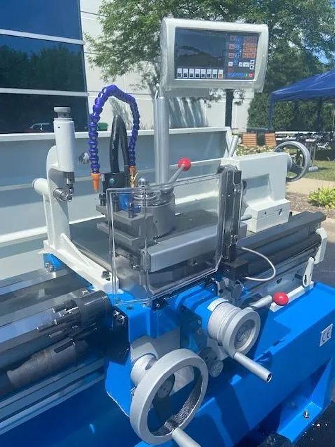 KNUTH model  Servoturn 410 NC Conversational engine lathe with Delta servocontrol