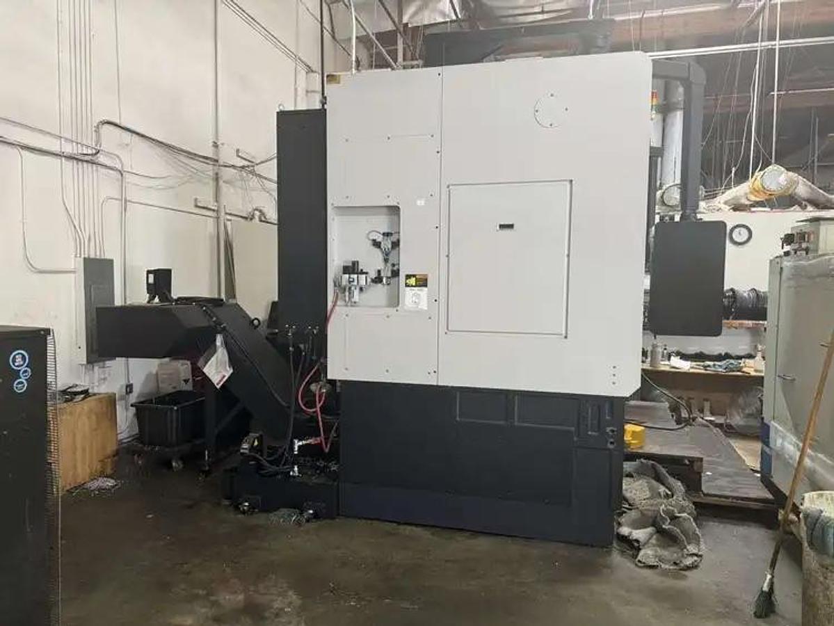 Used DOOSAN PUMA Model V8300 Vertical Turret Lathe, 24" Chuck, Max Turning Diameter 32.7", Turning Ht. 29.5"