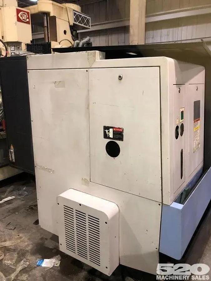 Used 2011 DOOSAN LYNX 300 Lathe, 10" 3 Jaw Chuck, Tailstock, 25.6" Swing