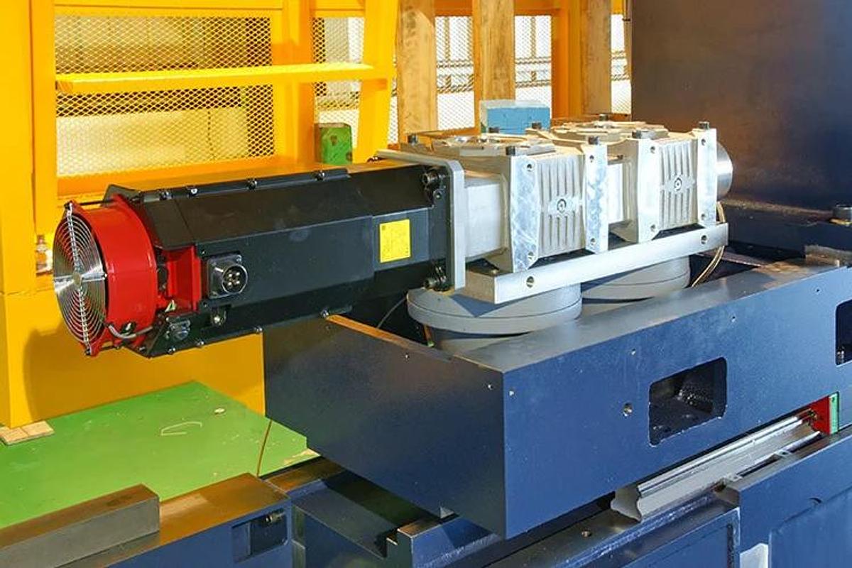 FOURSTAR Fixed Double Column Ganty Machining Center, Model FD-1842