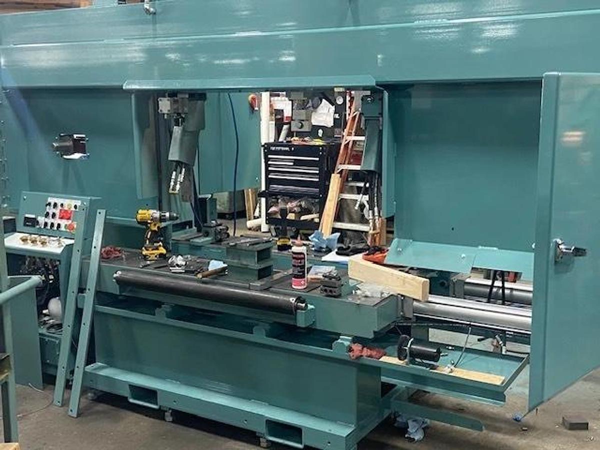 W.F. Wells Horizontal Twin Column Semi-Automatic Bandsaw Model H2024-3C 19.5" x 24" capacity