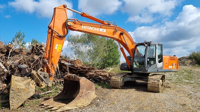 Gebraucht Hitachi ZX210-3 Kettenbagger
