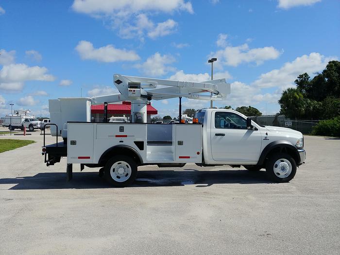 Used Versalift SST-40-EIH Telescopic Articulating Boom on 2014 Ram W5500 4x4 Reg Cab Utility Truck - 86383