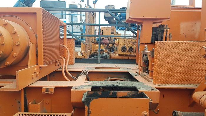 Used 2001 Frontier 4 Axle Carrier Style Oilfield Pump / Kill Truck